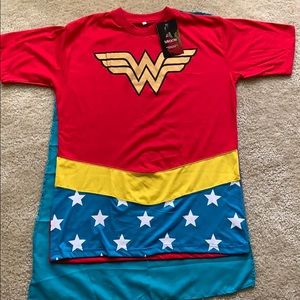Wonder Woman tee with detachable cape